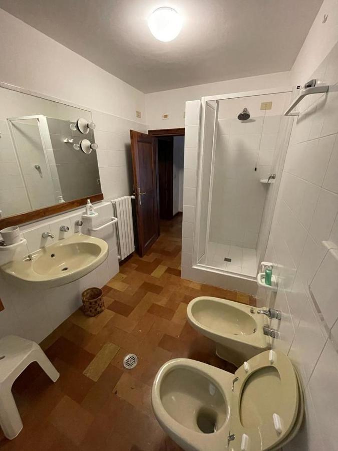 フォリーニョCasa Dei Lecciアパートメント エクステリア 写真