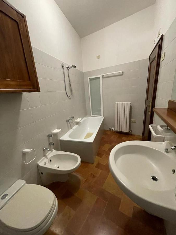 フォリーニョCasa Dei Lecciアパートメント エクステリア 写真
