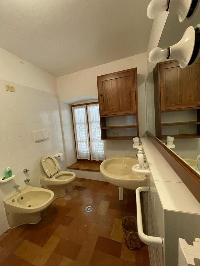 フォリーニョCasa Dei Lecciアパートメント エクステリア 写真