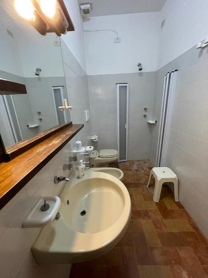 フォリーニョCasa Dei Lecciアパートメント エクステリア 写真
