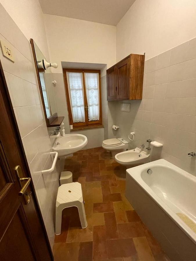 フォリーニョCasa Dei Lecciアパートメント エクステリア 写真