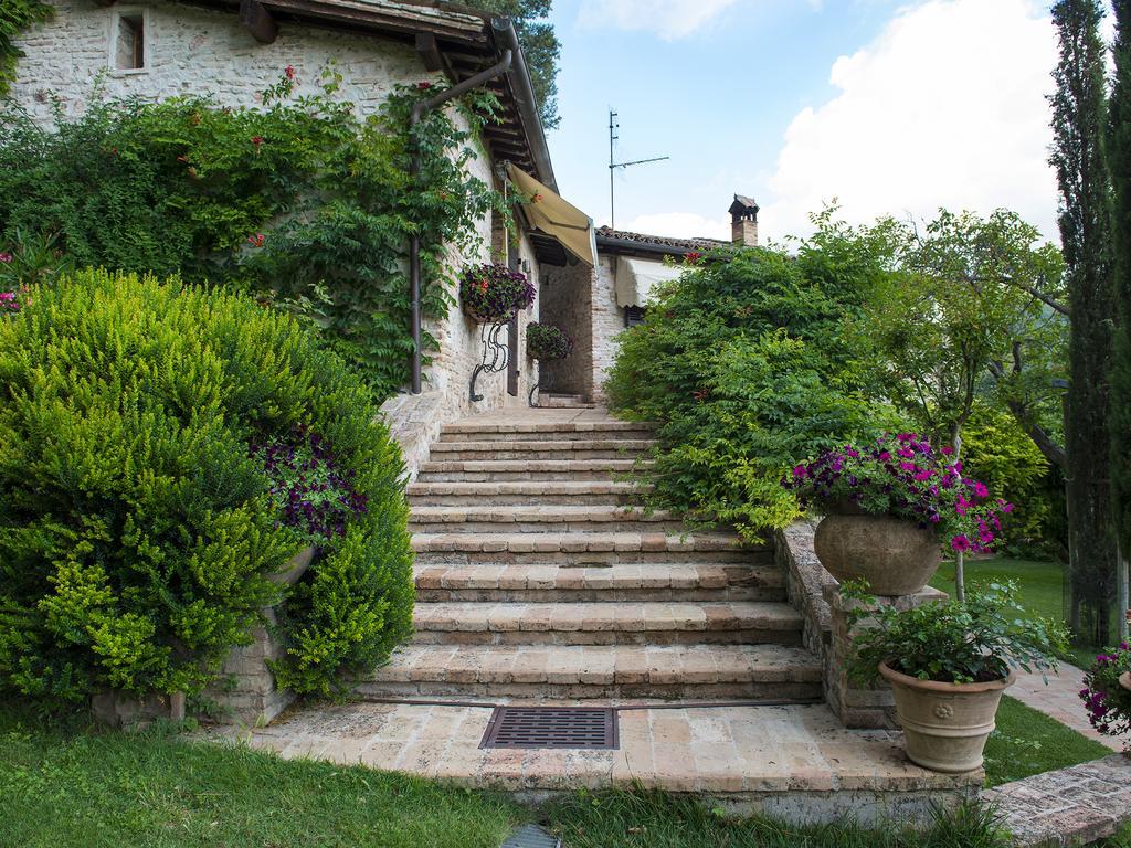 フォリーニョCasa Dei Lecciアパートメント エクステリア 写真