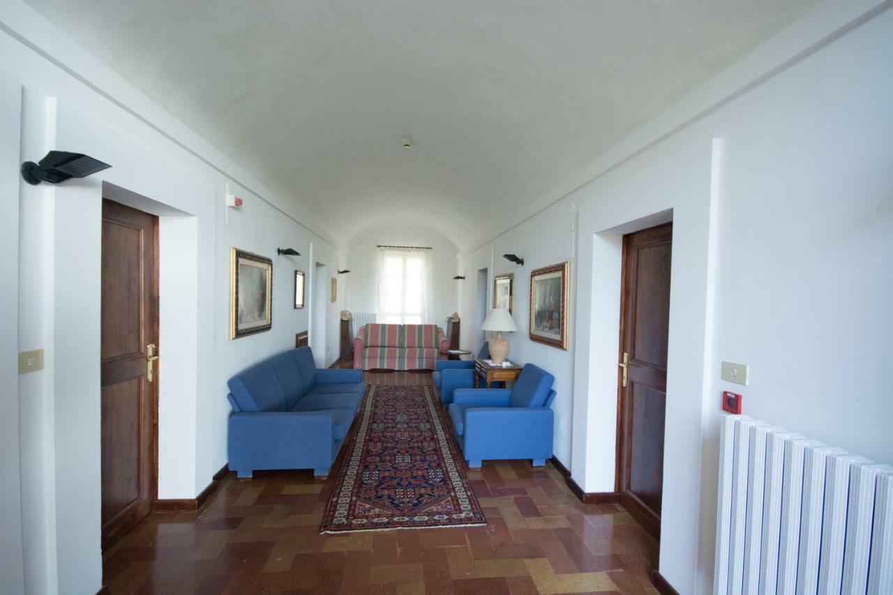 フォリーニョCasa Dei Lecciアパートメント エクステリア 写真