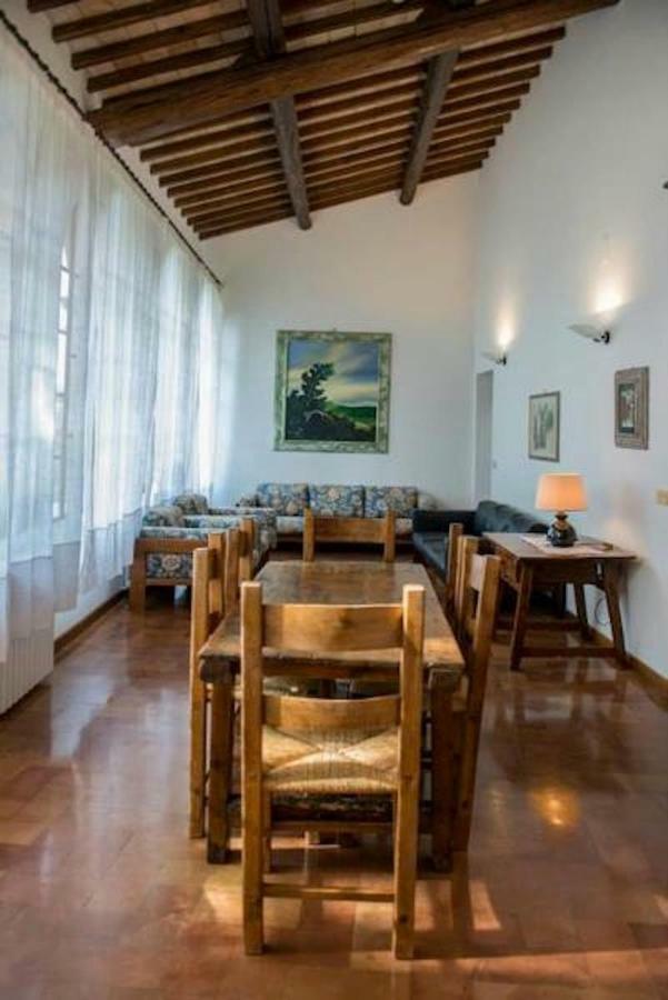 フォリーニョCasa Dei Lecciアパートメント エクステリア 写真
