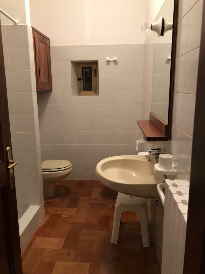 フォリーニョCasa Dei Lecciアパートメント エクステリア 写真
